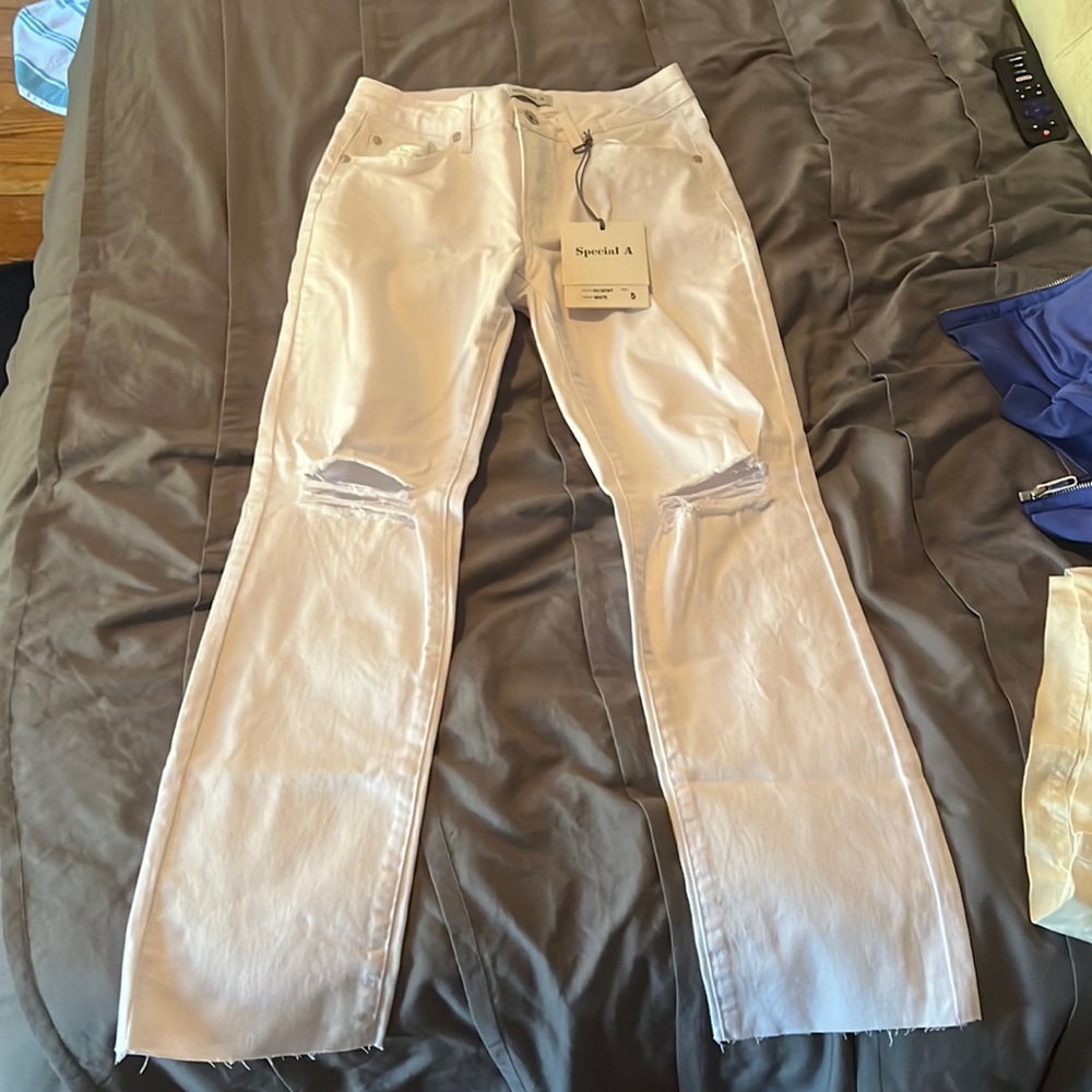 NWT these three white jeans